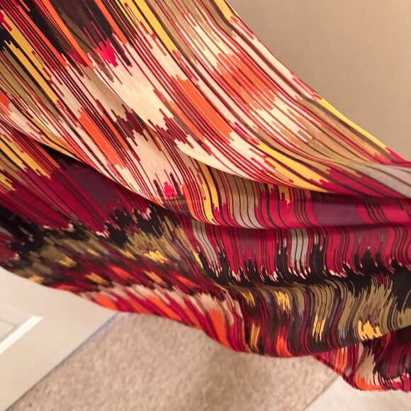 Abstract Red Multi-Print Maxi Dress – Size 12 - Picture 7 of 10